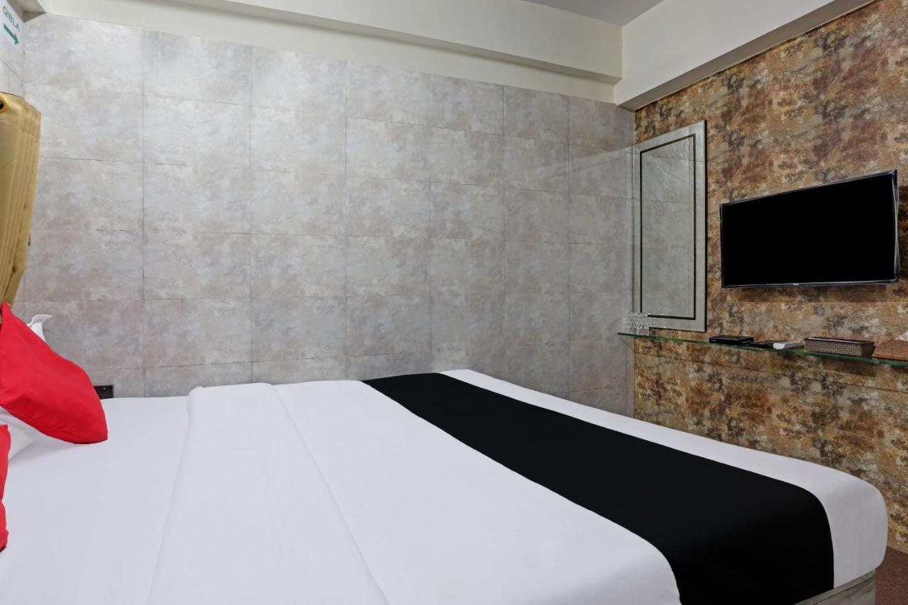 Capital O 79386 Hotel Emirates Mumbai Exterior photo